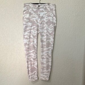 Knox Rose Women’s Slim Camo Jeans in Light Beige 2